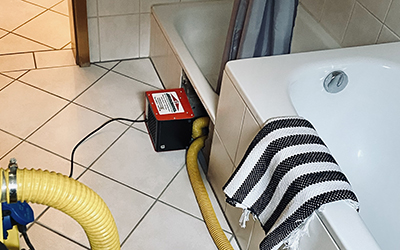 alphatechnologie-sachverstaendigen-und-ingenieurbuero-kleve-referenzen-badezimmerschaden-in-mietwohnung